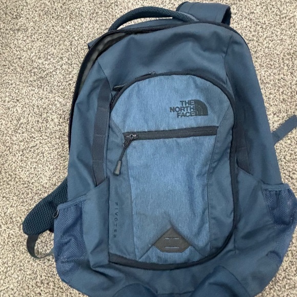 The North Face Pivoter Men's Navy and Black Backpack - Picture 1 of 5
